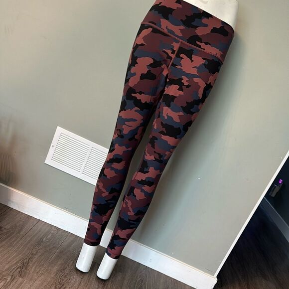 lululemon athletica Pants - Lululemon Wunder Under High-Rise Tight 25" *Full-On Luxtreme size 12